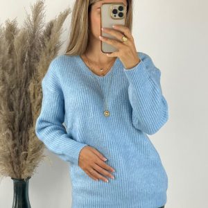 pull en maille bleu