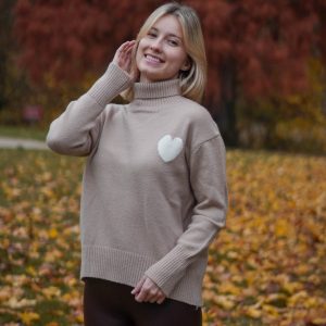 Pull Col Roulé à Coeur Blanc