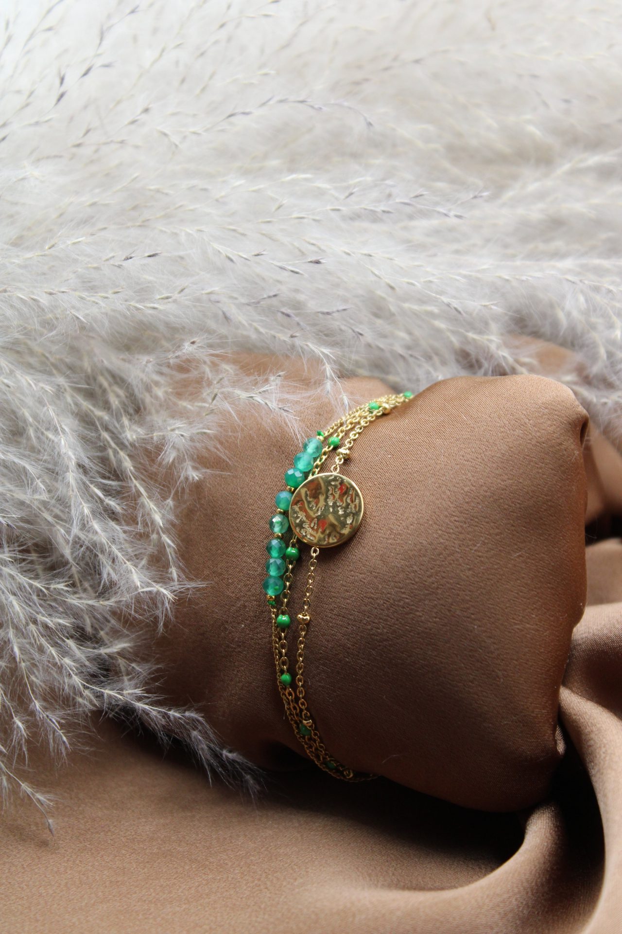 Breacelet en pierre verte martelé