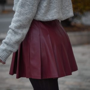 Jupe Plissée en Similicuir Bordeaux