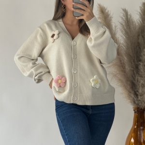 gilet beige à fleur en tricot